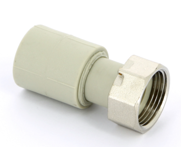 Муфта ВР 20х3/4" с нак. гайкой с отв. для пломбы FV-plast